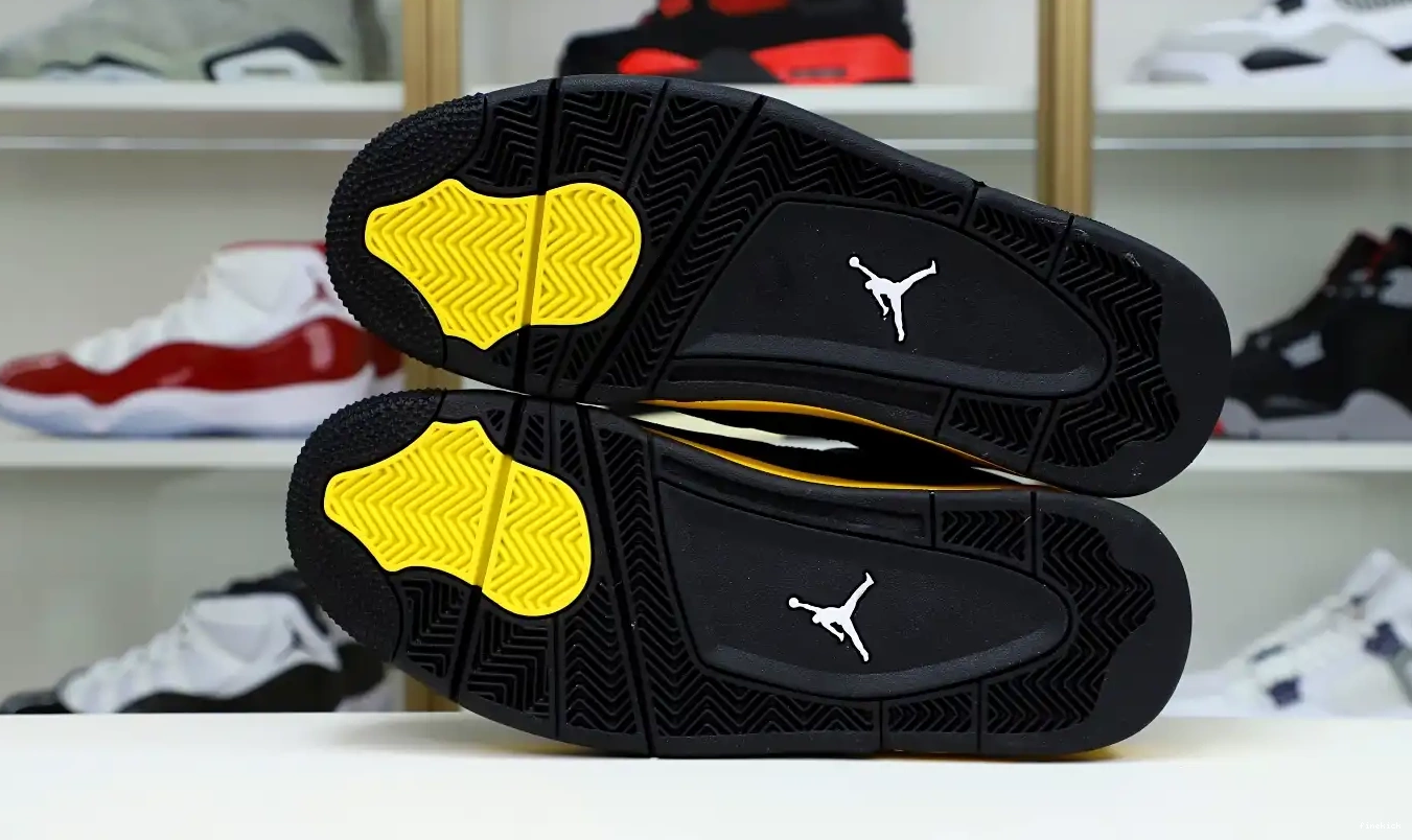  2023 Jordan4 Jordan Air thunder 0702